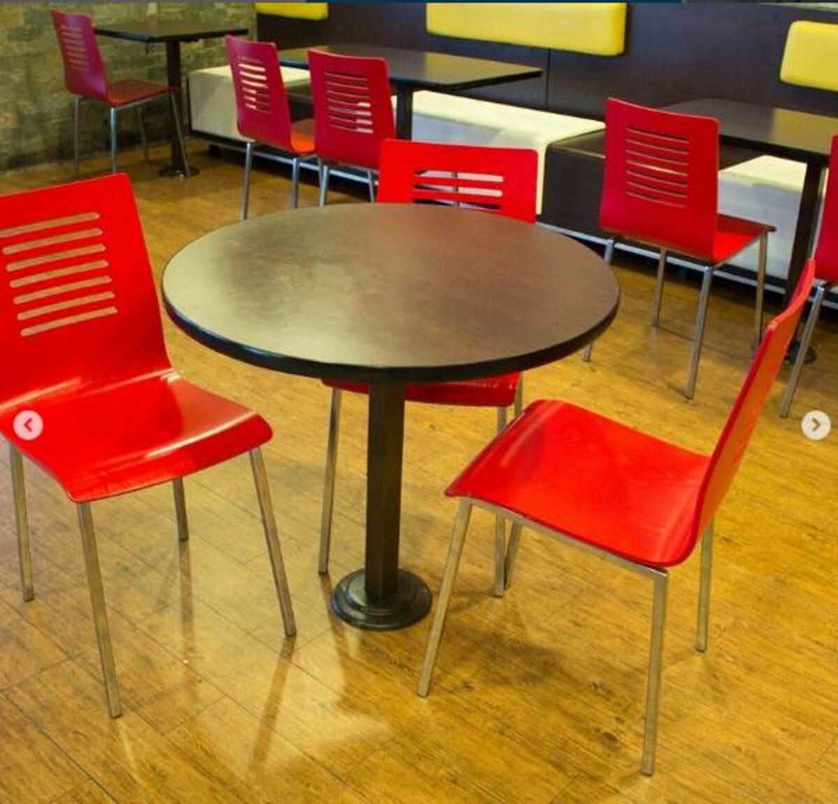 Restaurant equipped by M4